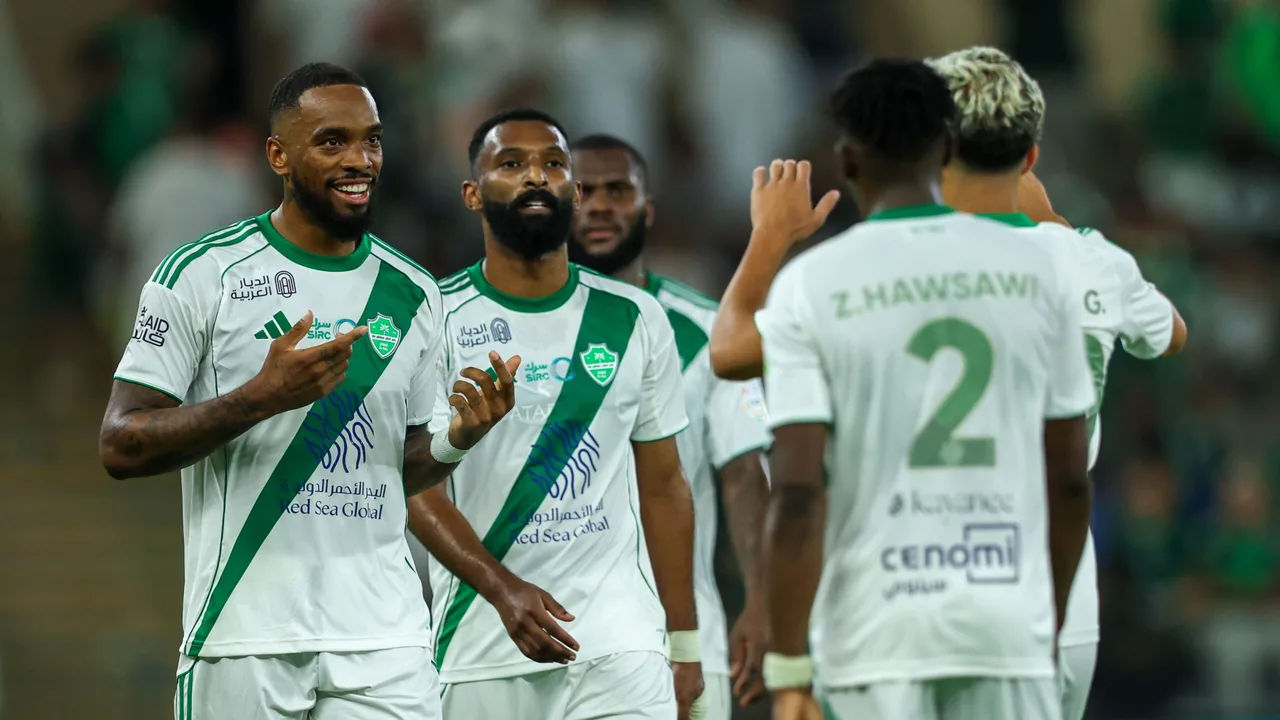 مباراة ضمك والأهلي.. تردد القنوات الناقلة للمواجهة النارية في دوري روشن السعودي